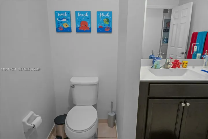 Hallway Bathroom upstairs