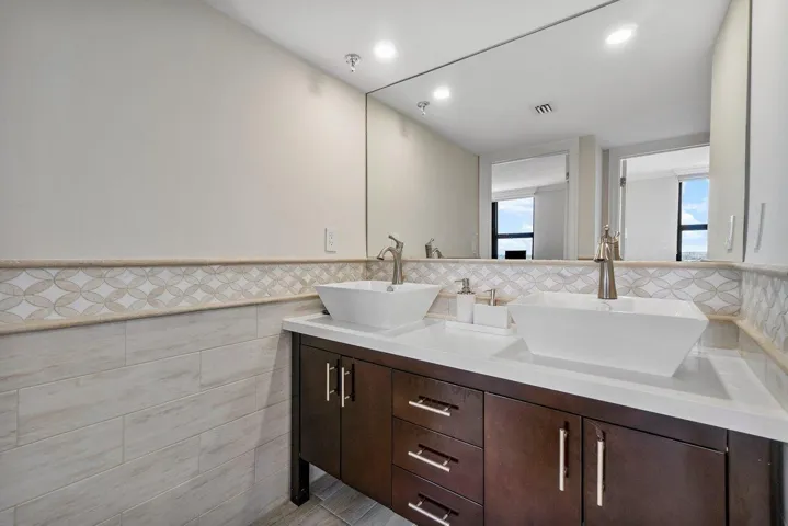 011-3115SouthOceanBoulevard-HighlandBeac