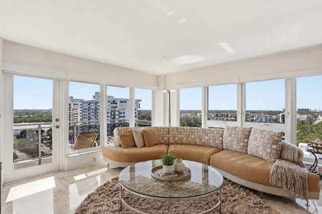 Livingroom with table
