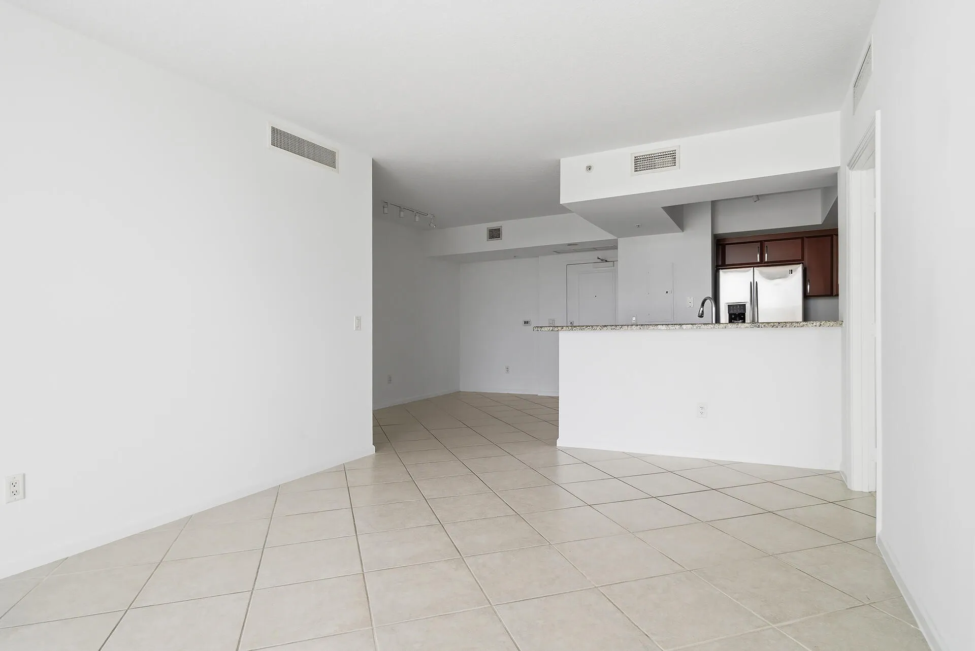 403-S-SAPODILLA-AVE-218-33401-007