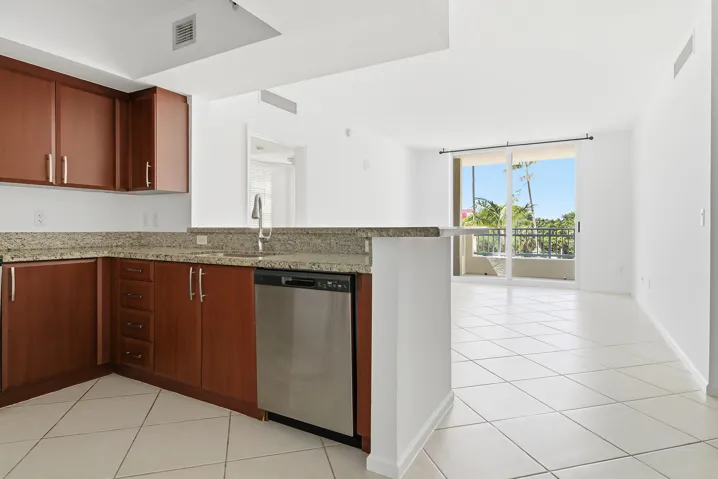 403-S-SAPODILLA-AVE-218-33401-001