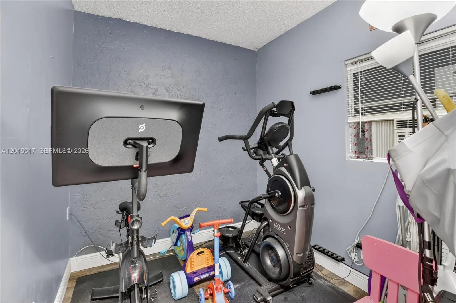 Could be office or 4th bedroom.
