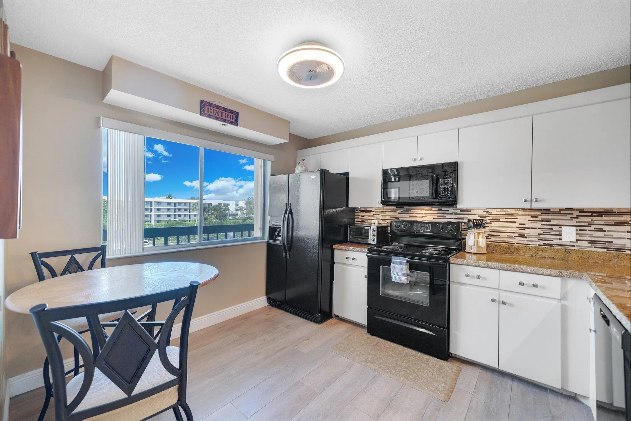 kitchen - eat in area