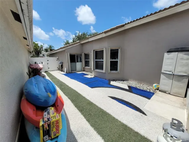 Side yard/fenced in astro turf