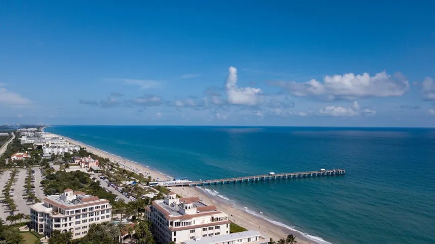 © Clark-191028-001