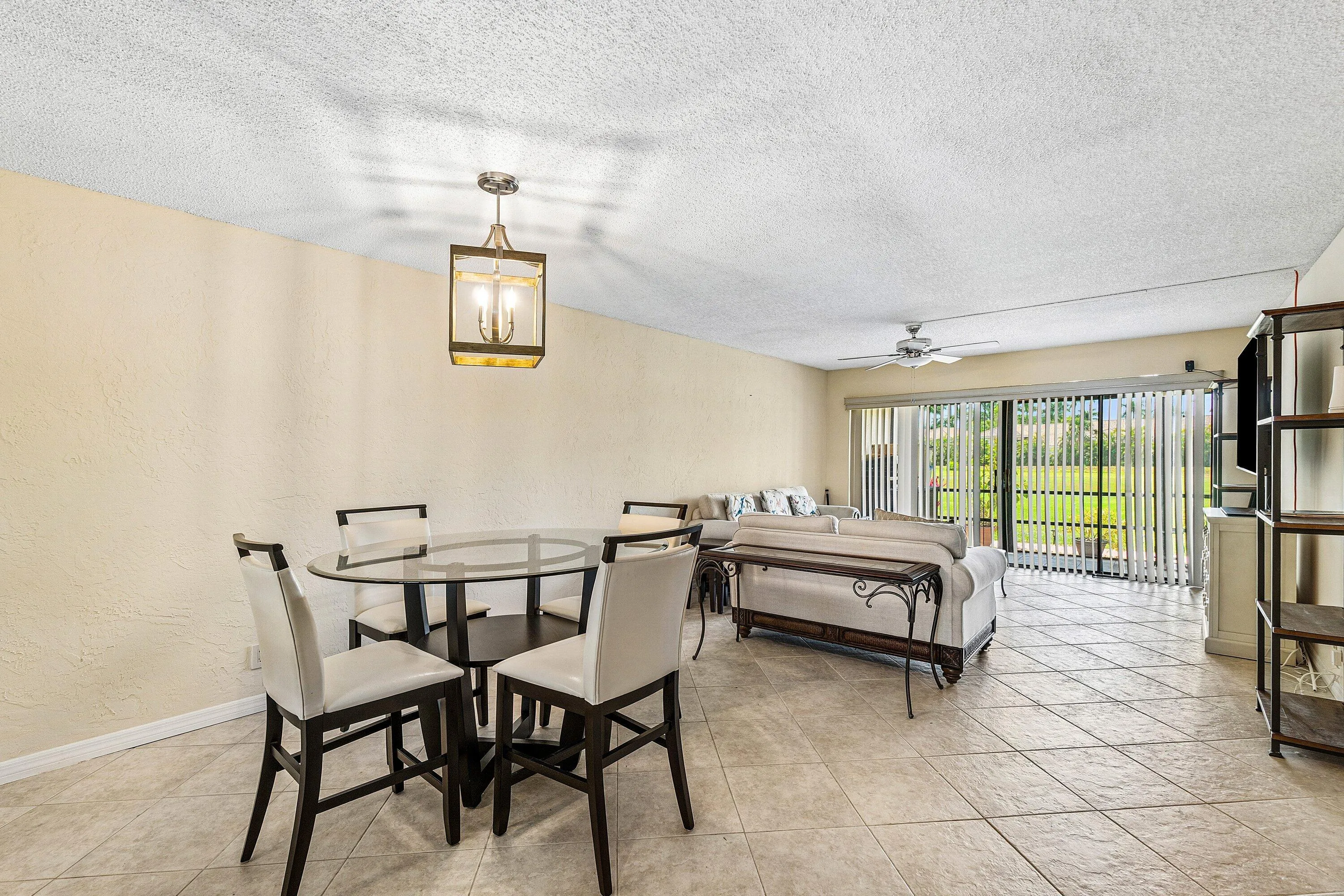LIVING /DINNING ROOM