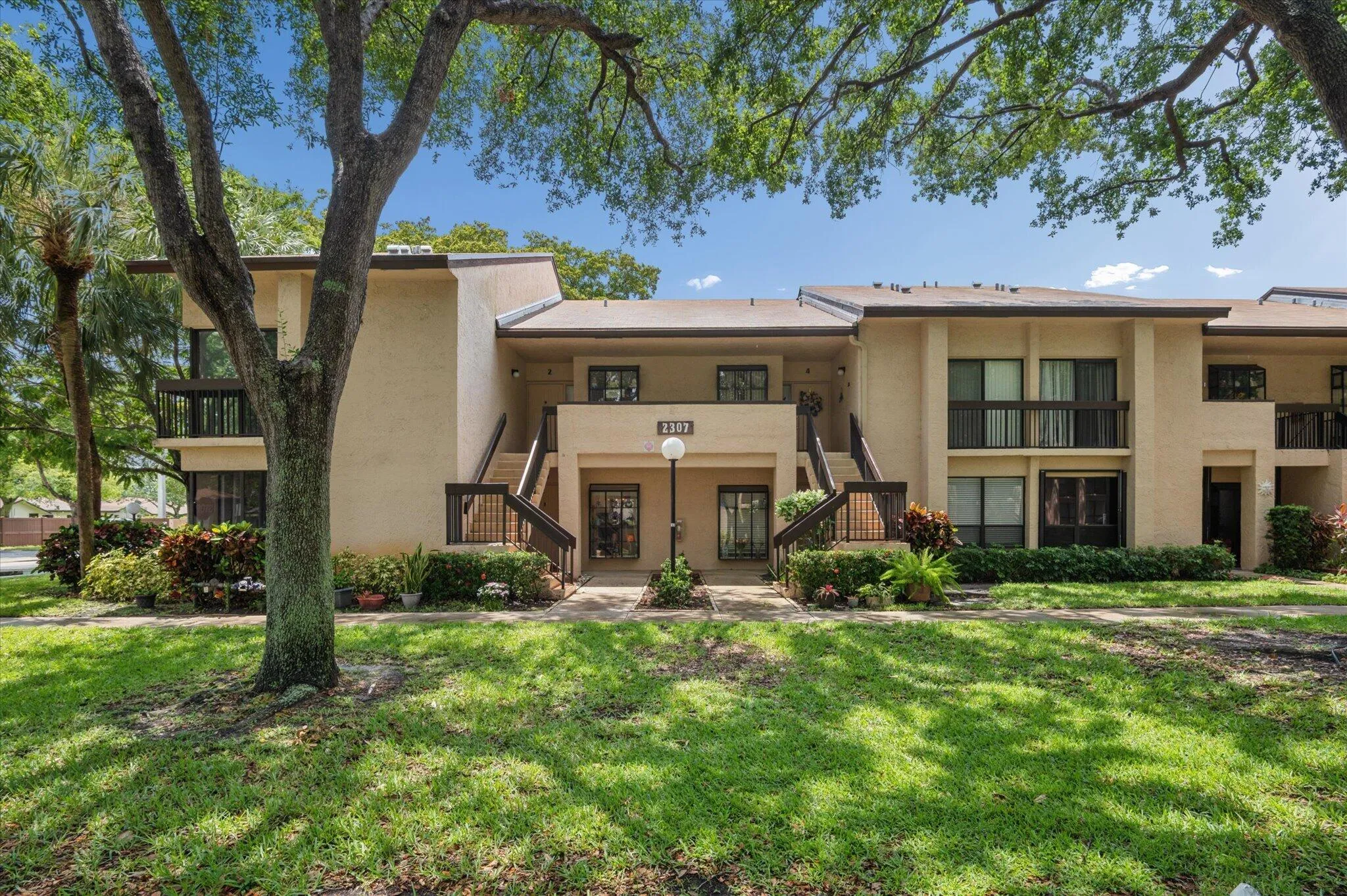 2307 SW 15th St #1-2 Building front