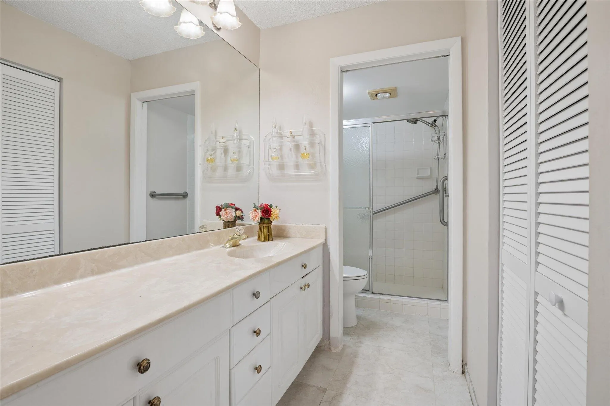 2307 SW 15th St #1-15 Master bath