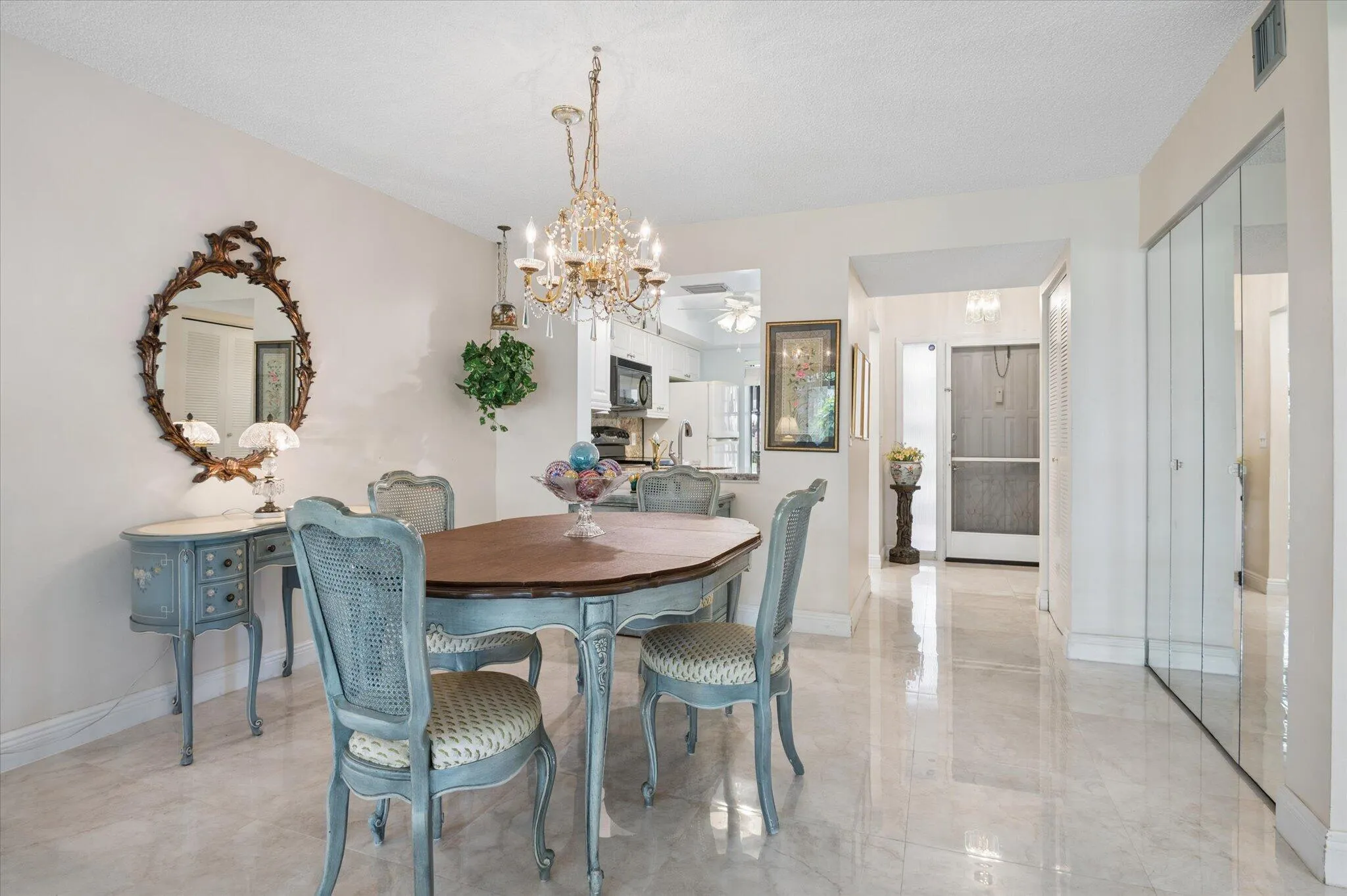 2307 SW 15th St #1-10 dining room 2