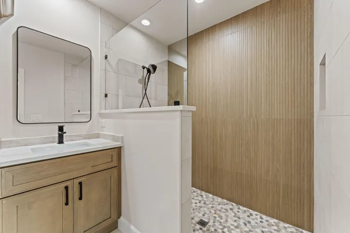 40-web-or-mls-GALICIA.PrimaryBedroom.15