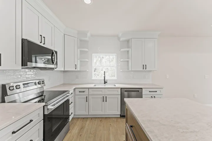 25-web-or-mls-GALICIA.Kitchen.42