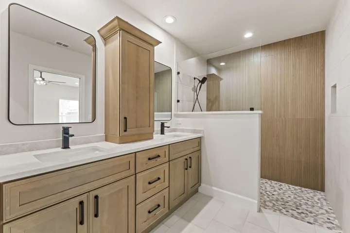 38-web-or-mls-GALICIA.PrimaryBedroom.12