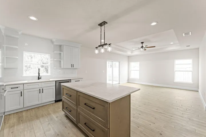 28-web-or-mls-GALICIA.Kitchen.39