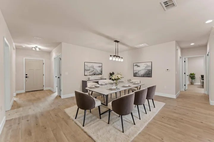 15-web-or-mls-Dining Room virtually stag