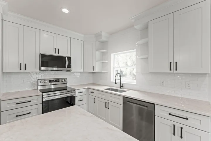 26-web-or-mls-GALICIA.Kitchen.48