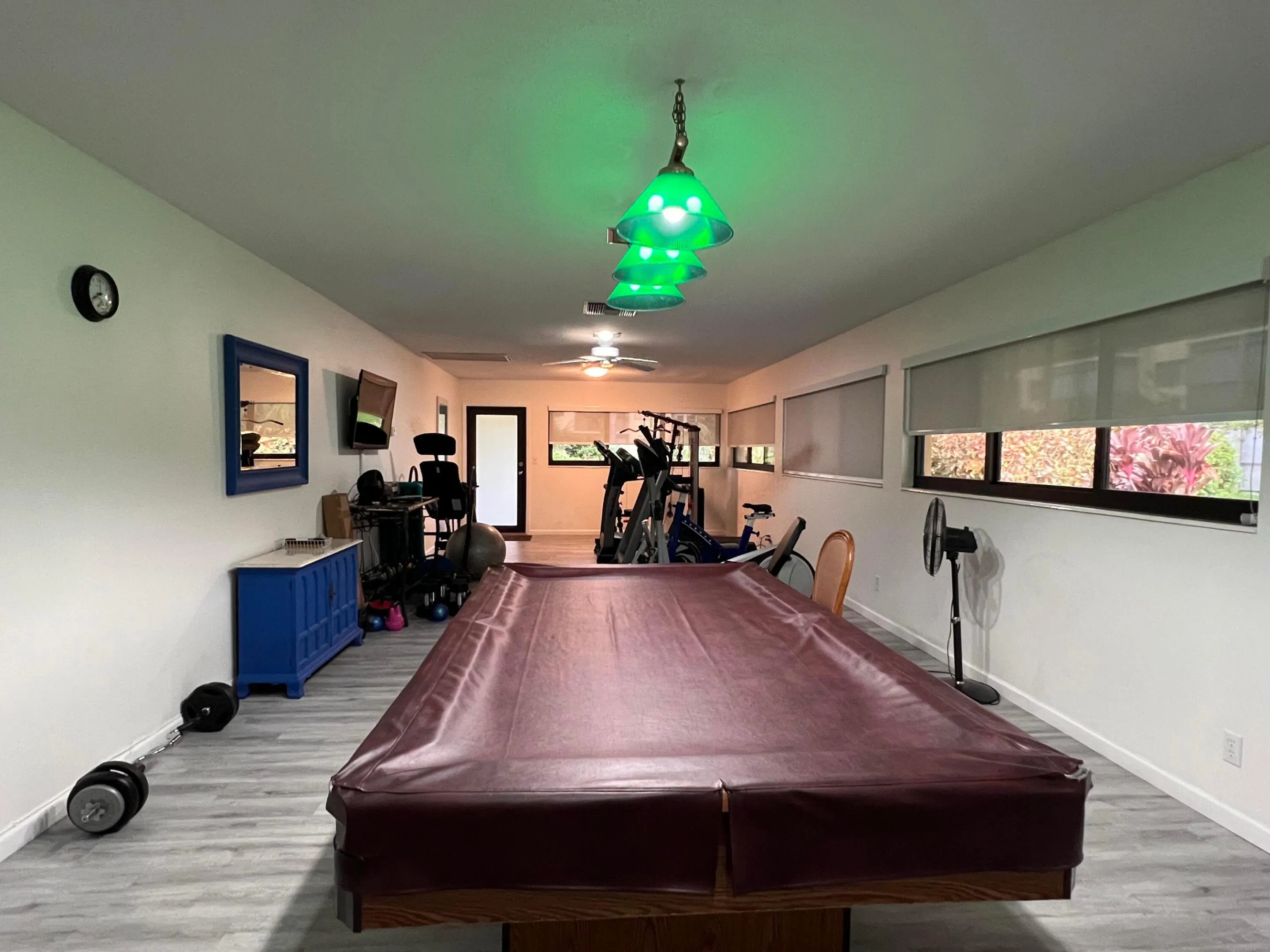 gym w/ pool table