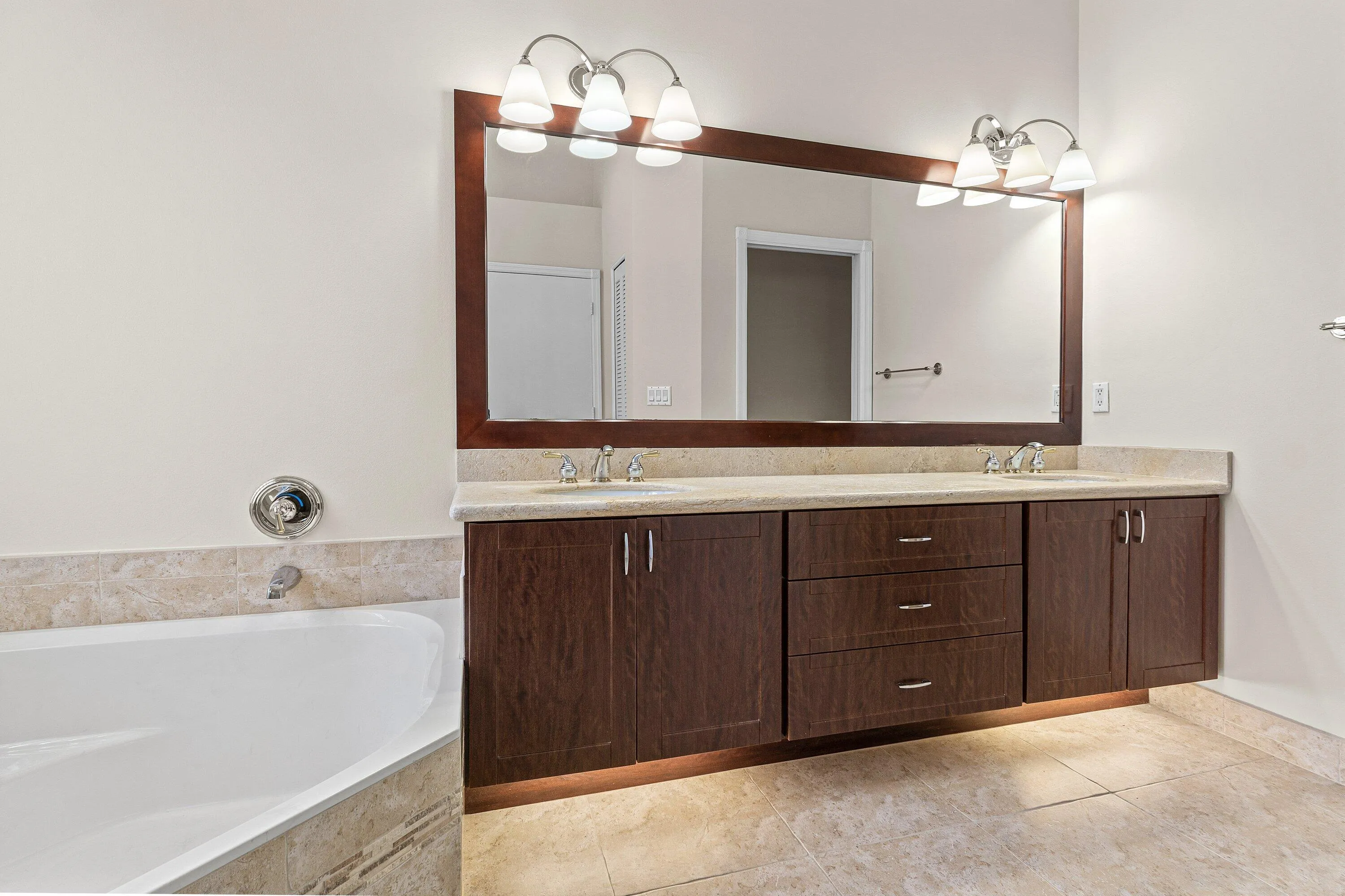 Dual sinks in primary bathroom