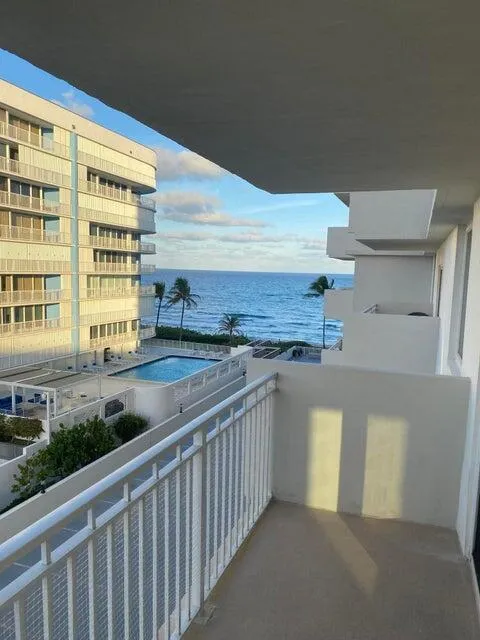 3215PATIOVIEW