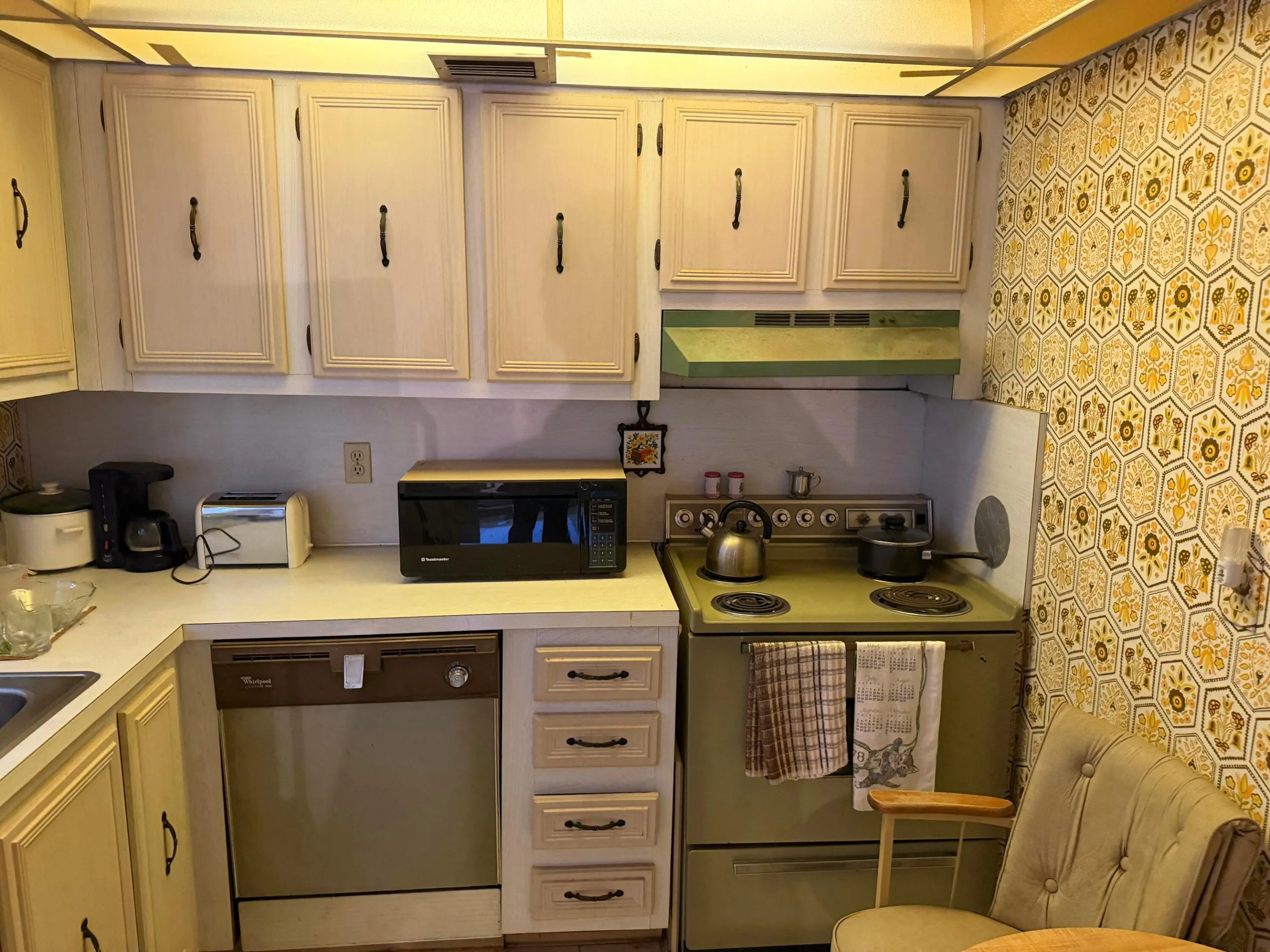 Kitchen has dishwasher