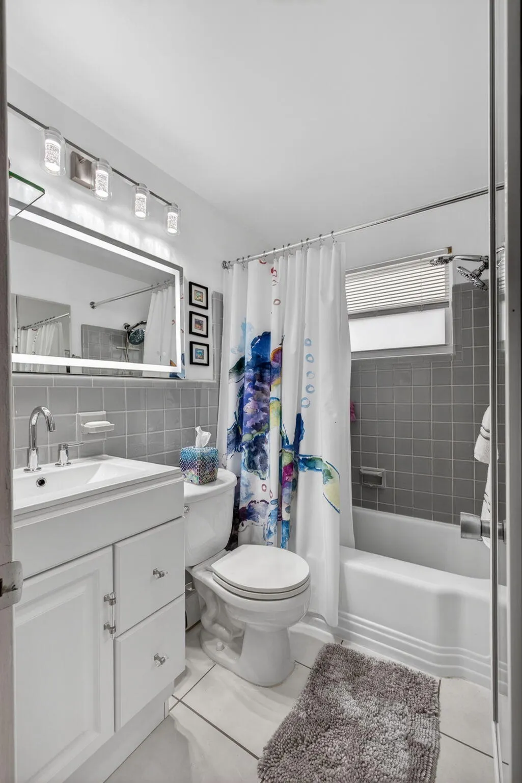 Bathroom Photo #2