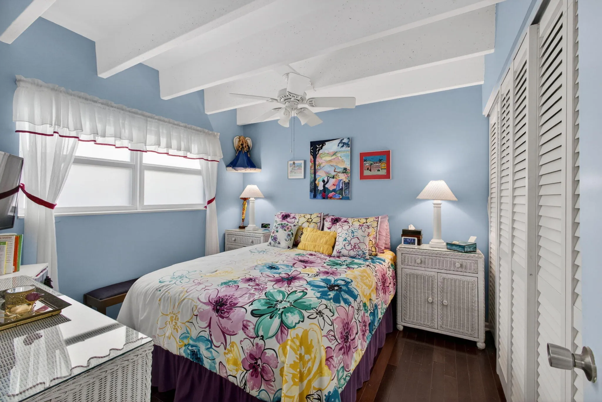Bedroom Photo #1