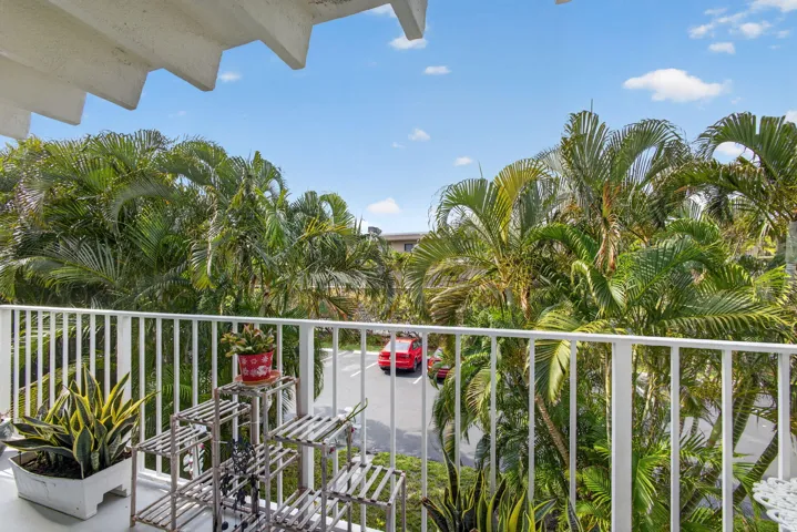 Balcony Photo #1
