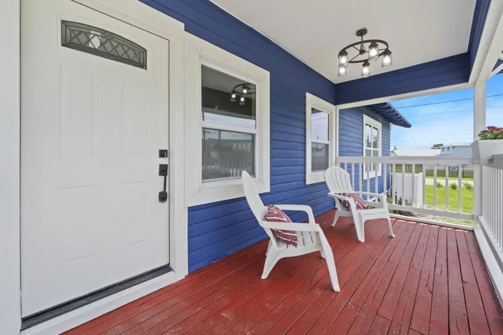Charming covered front porch