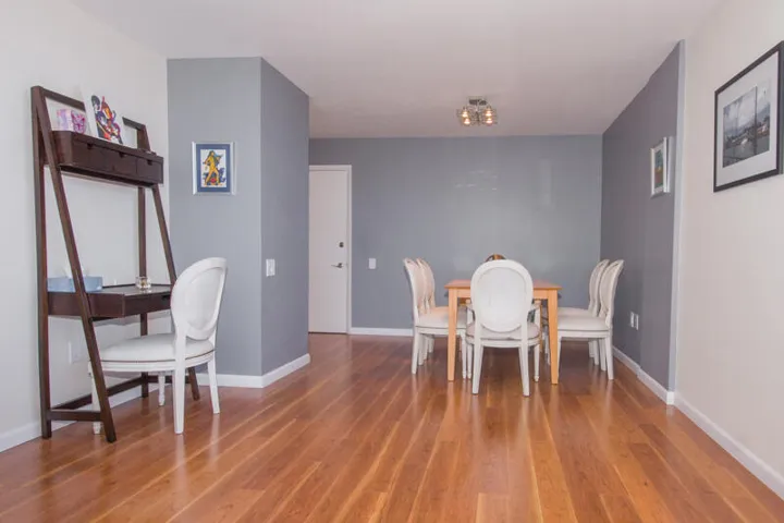 Wood laminate flooring