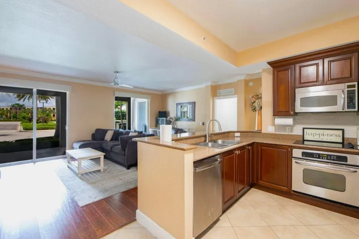 Kitchen no pics 2