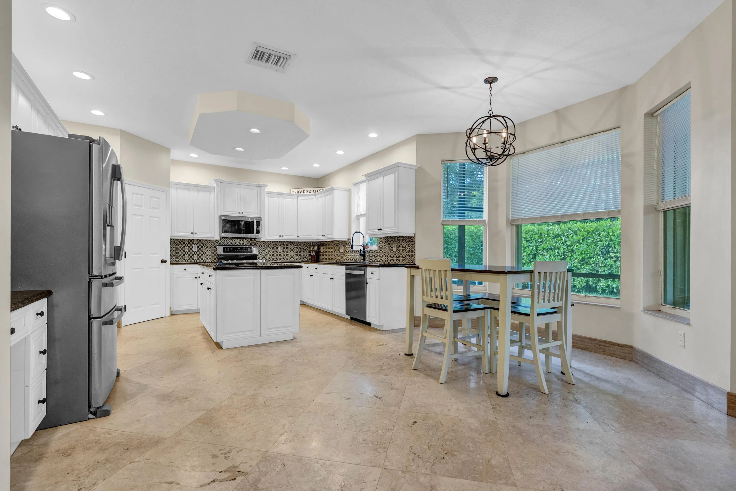Kitchen & Dinning Area