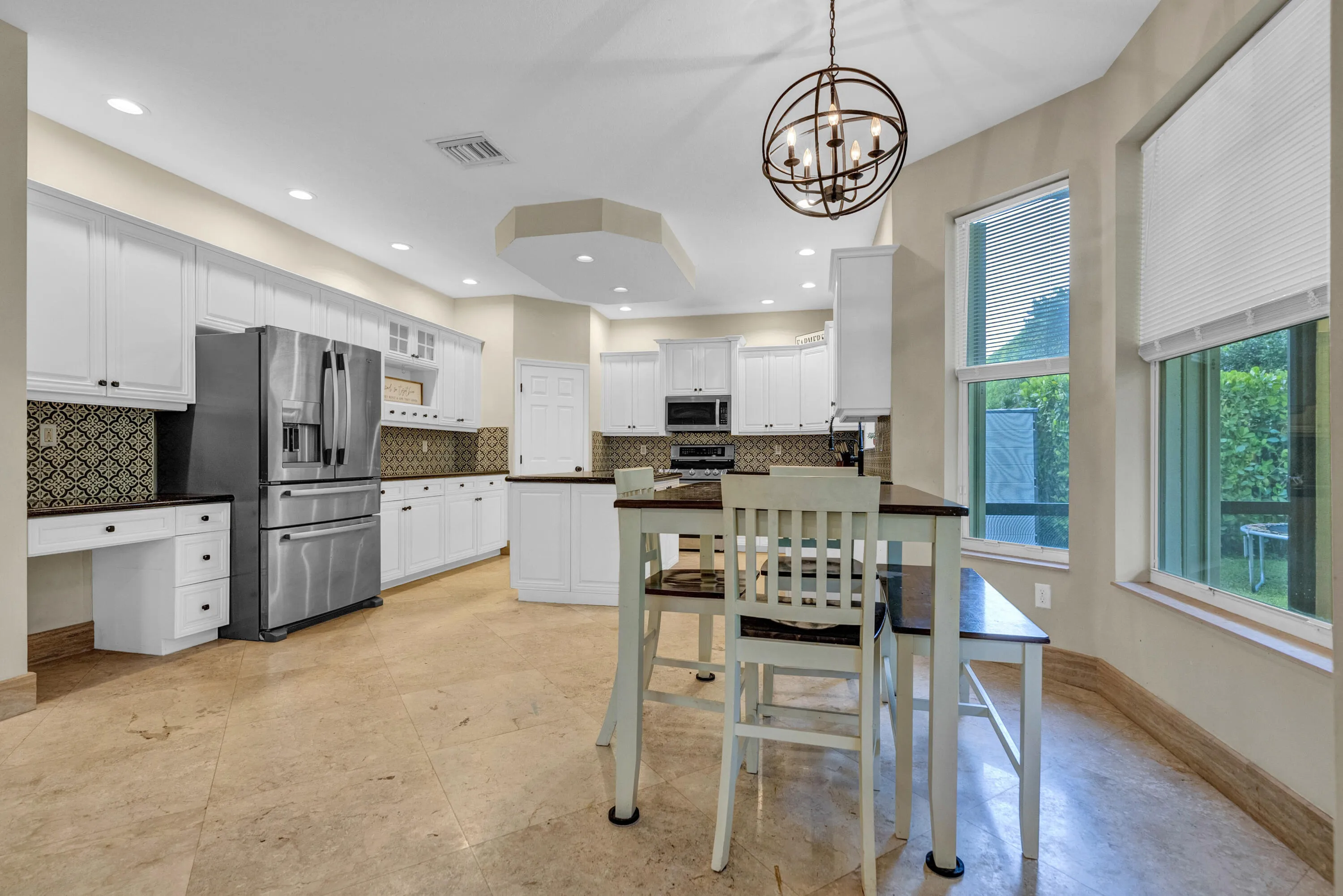 Kitchen & Dinning Area