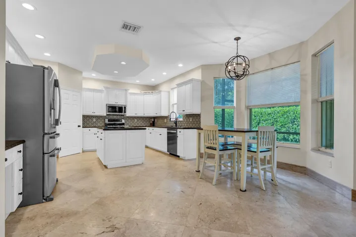 Kitchen & Dinning Area