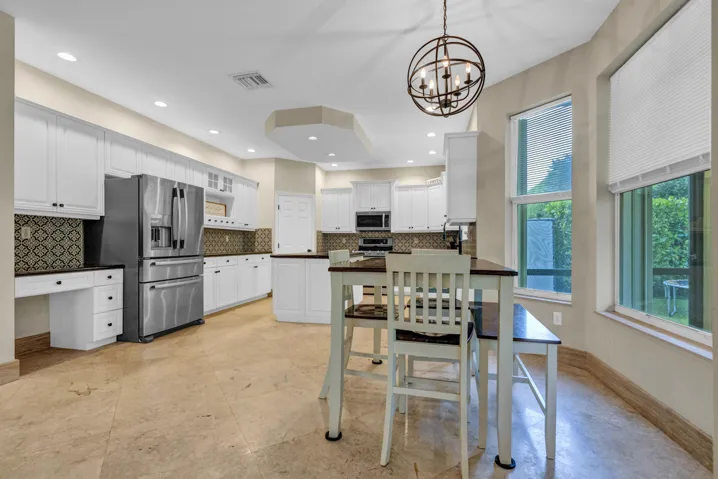 Kitchen & Dinning Area