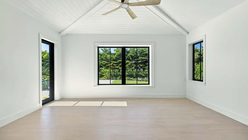 2775 Ave Au Soleil (21)