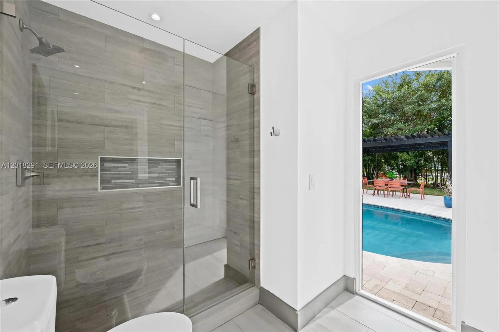 Guest / cabana bath