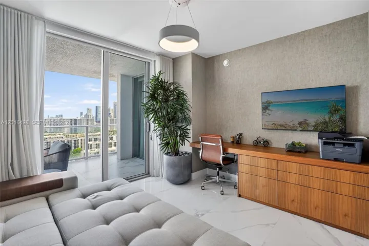 2nd bedroom/office