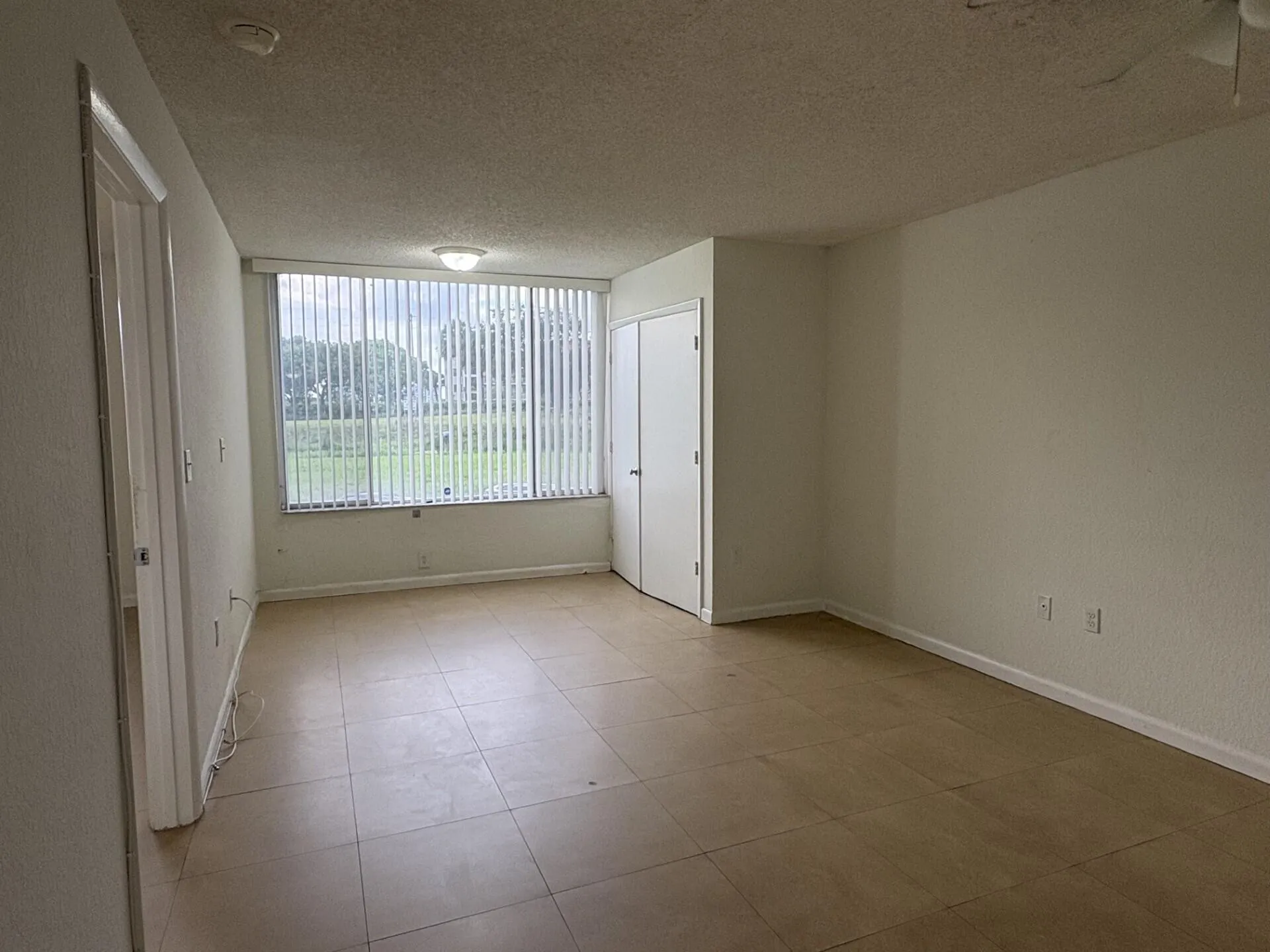 living room 2841-107