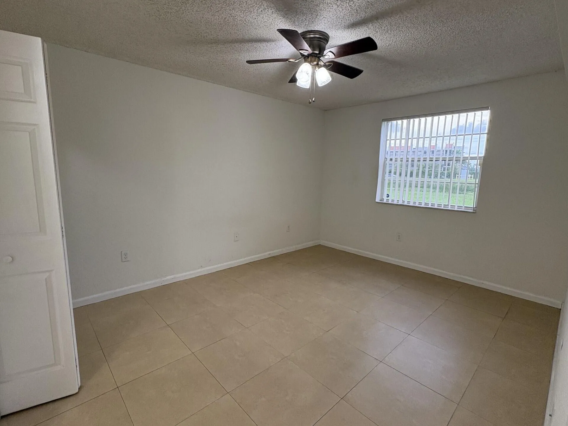 bedroom 2841-107