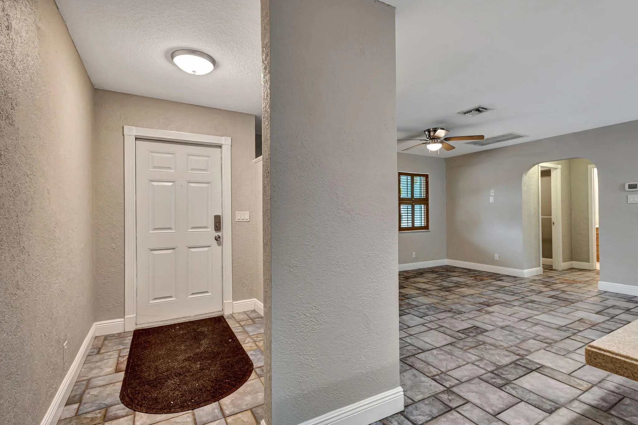Foyer/Living Room