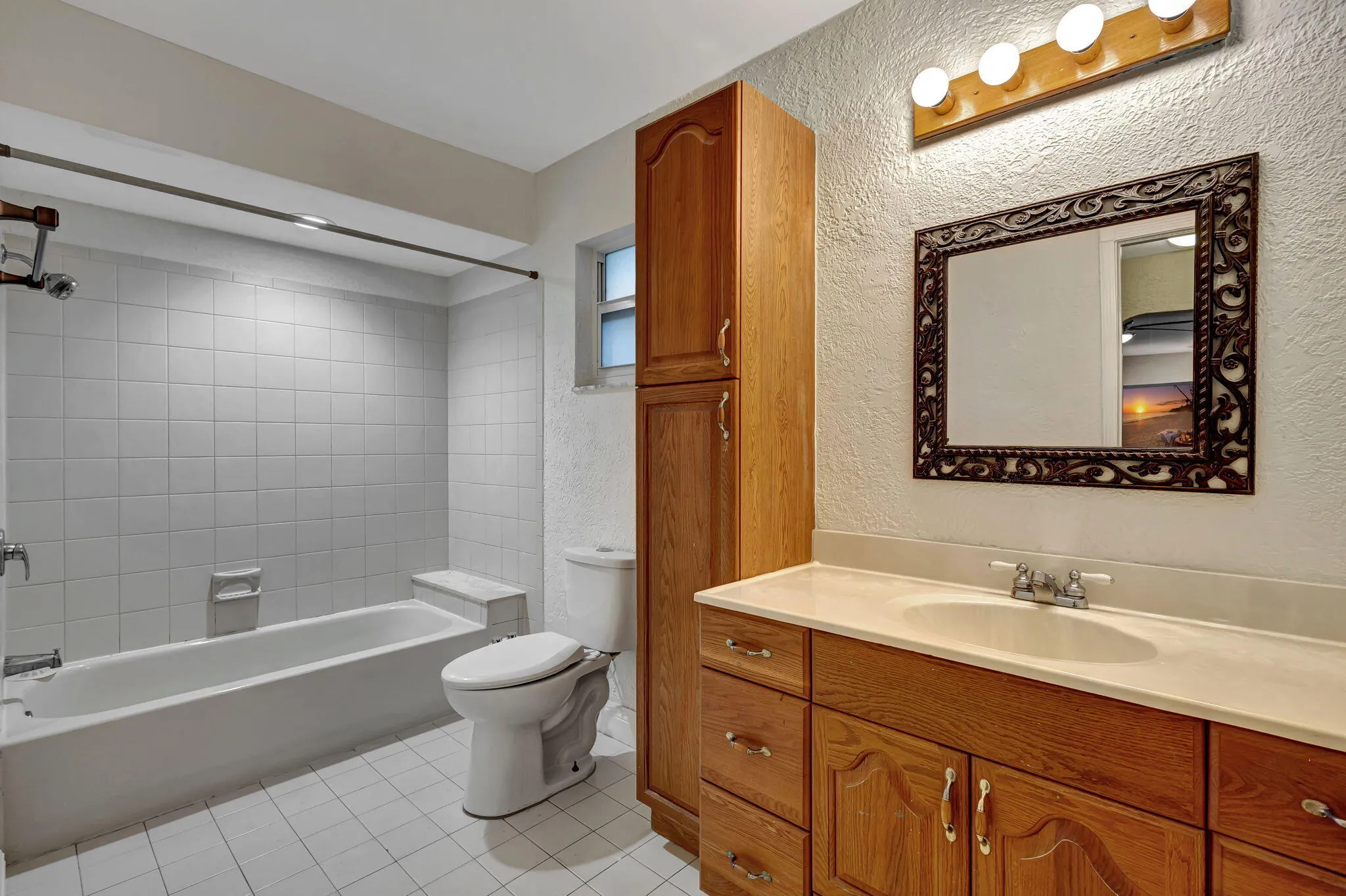 2nd Bathroom