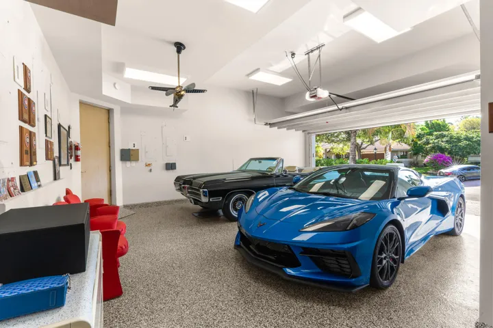 8 Car Garage