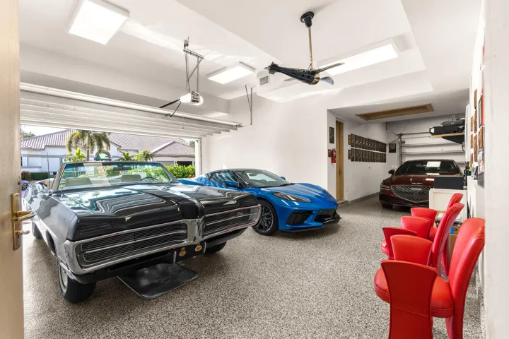 8 Car Garage