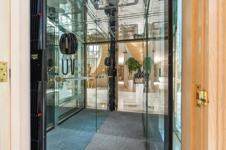 Private Elevator