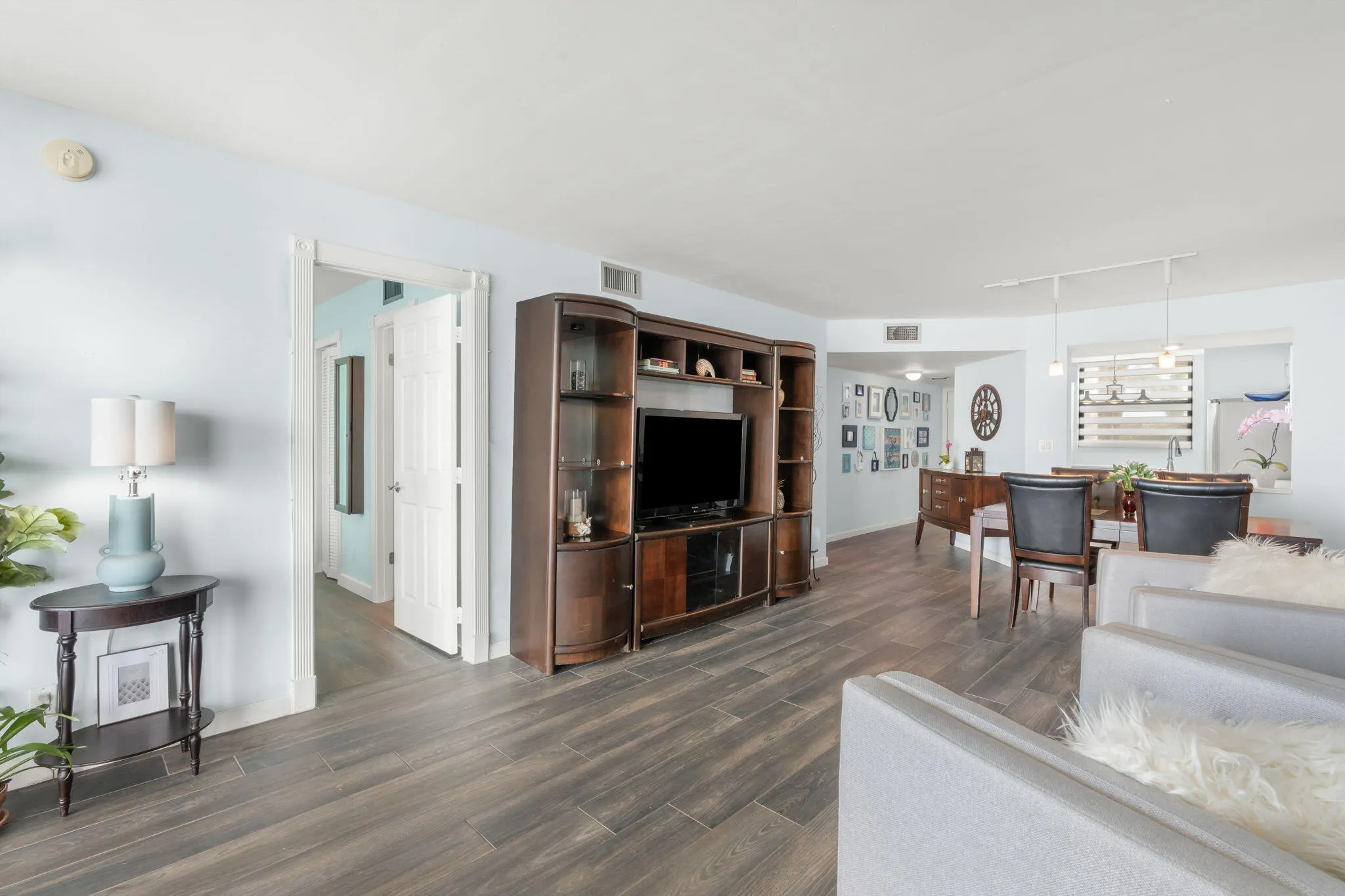 Living Room/Dining Room