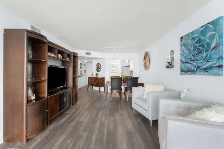 Living Room/Dining Room