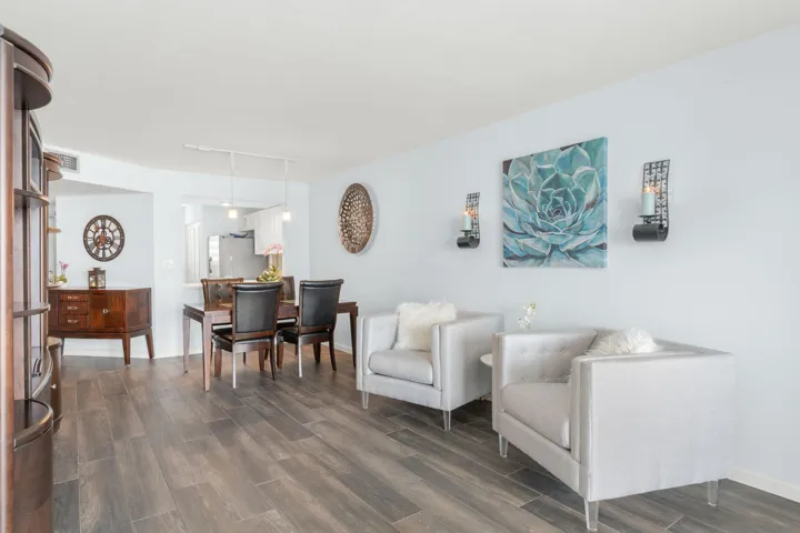 Living Room/Dining Room