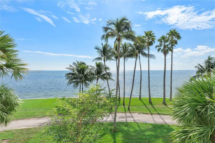Island Bayfront walking path