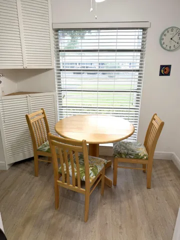 breakfast area