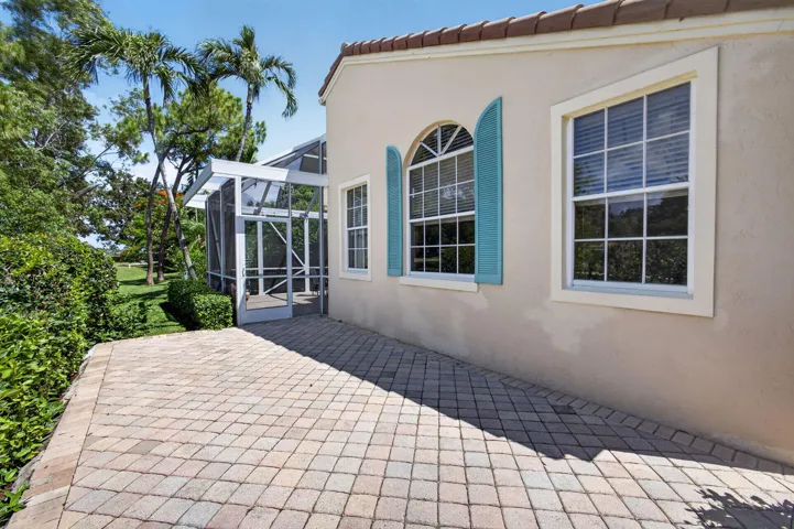 Rear patio entrance to Lanai