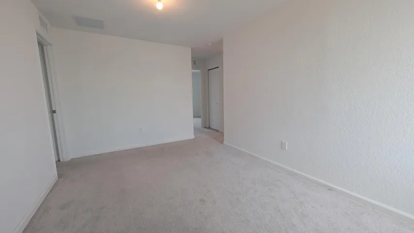 1000096852
